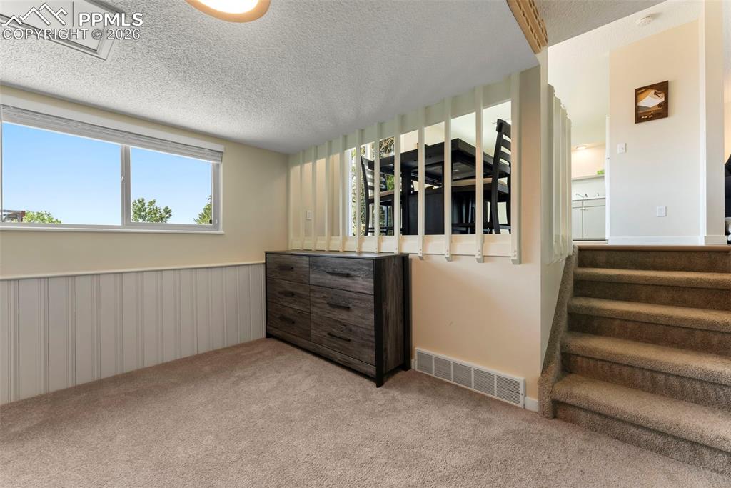 Image 21 of 37: Family Room