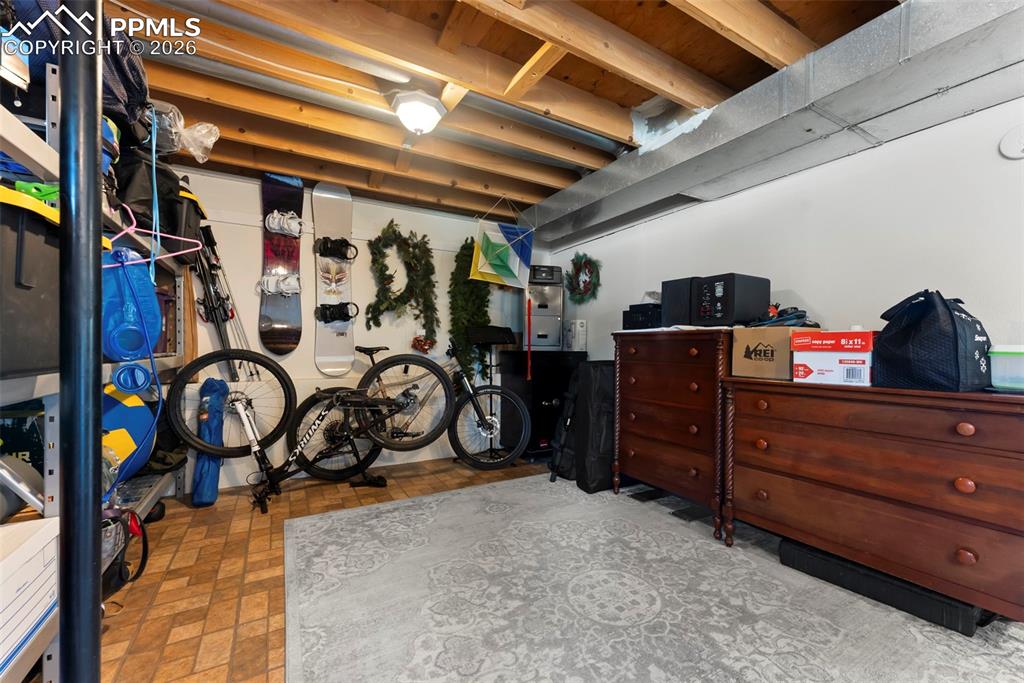 Image 27 of 37: Storage