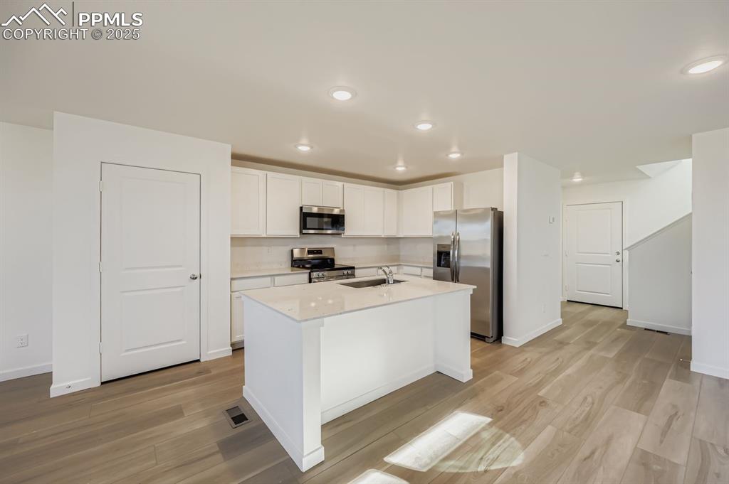 Image 3 of 12: Kitchen