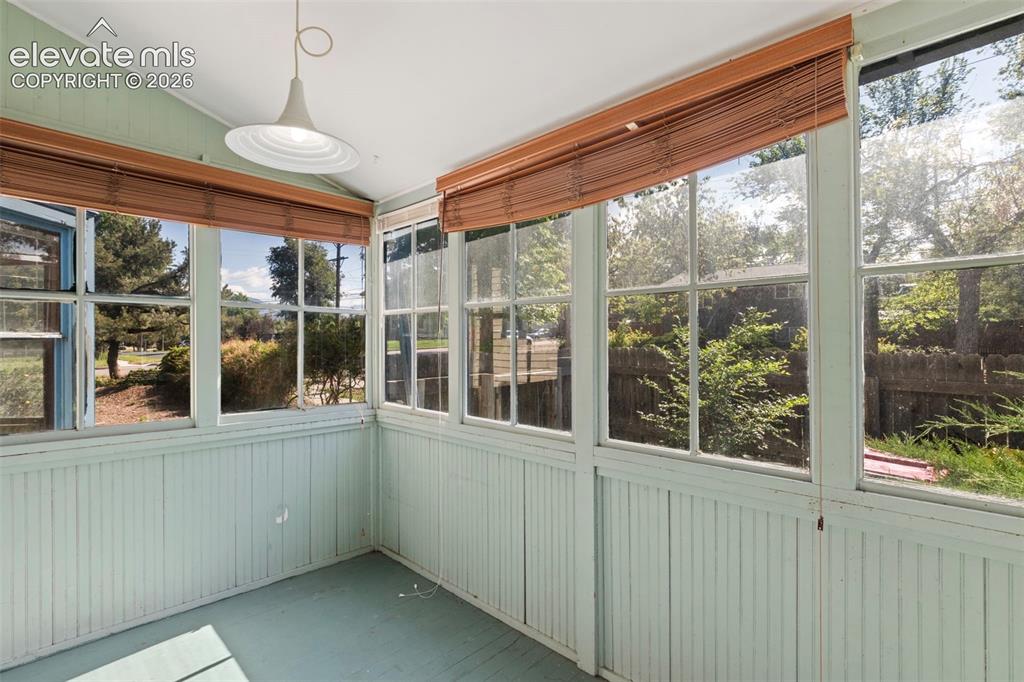 Image 13 of 31: Sun Room