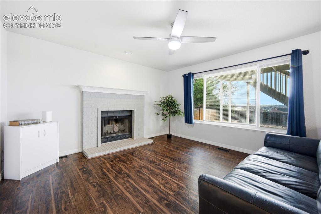 Image 15 of 49: Living Room