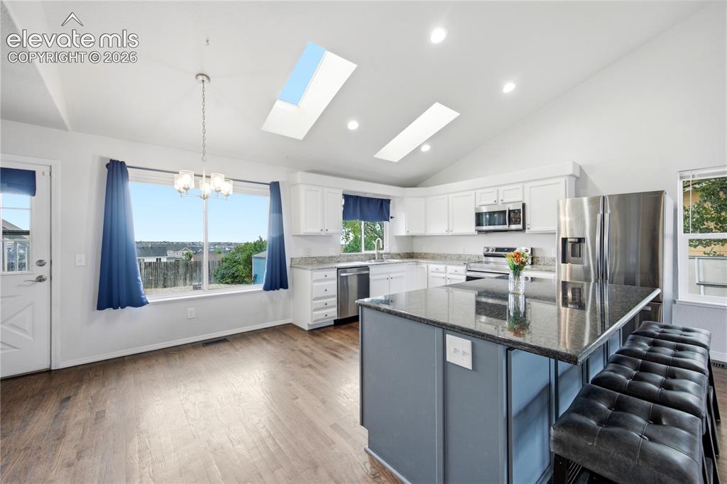 Image 9 of 49: Kitchen