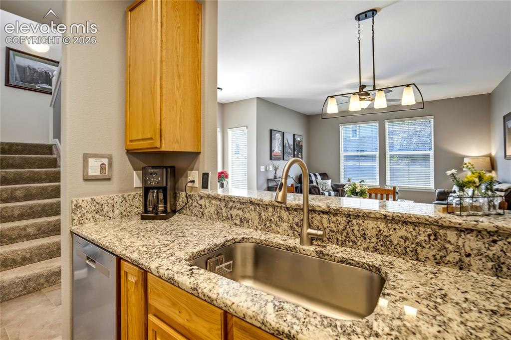 Image 14 of 47: Kitchen