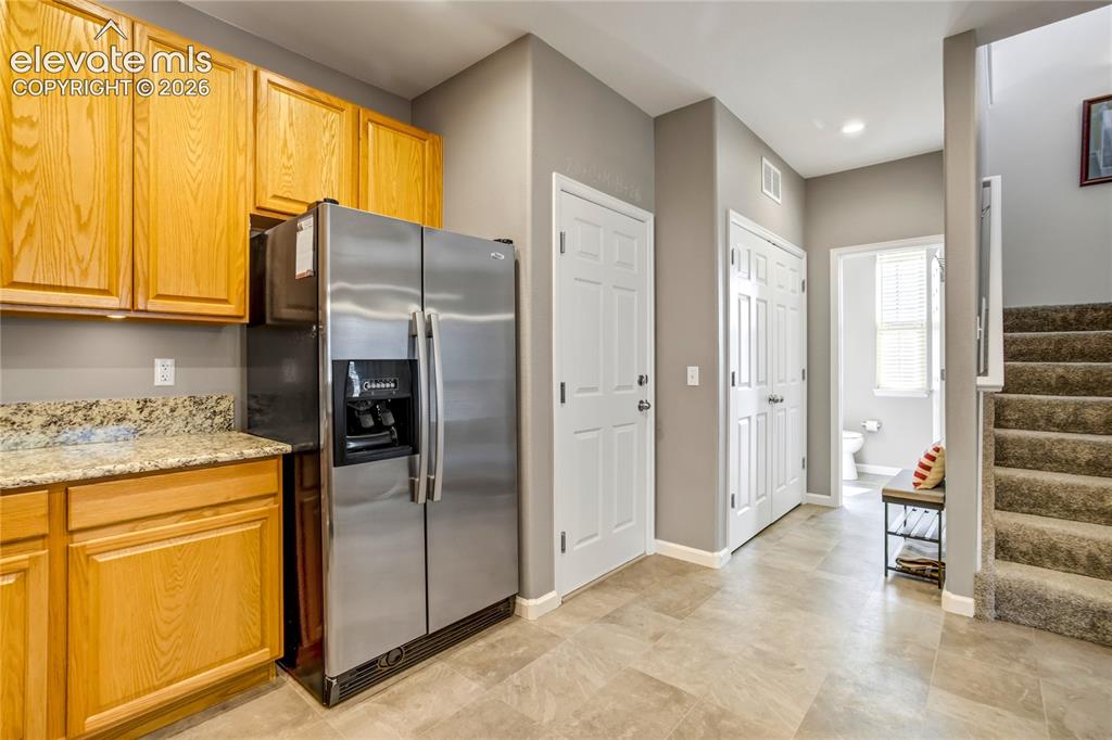 Image 15 of 47: Kitchen
