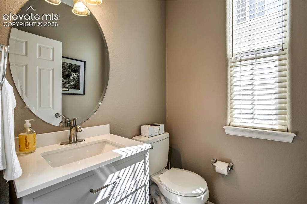 Image 18 of 47: Bathroom