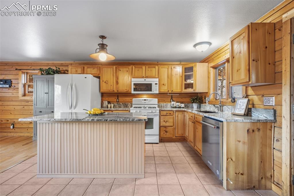 Image 11 of 41: Main level kitchen