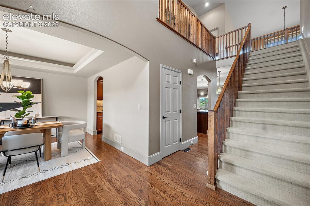Image 7 of 50: Entrance Foyer