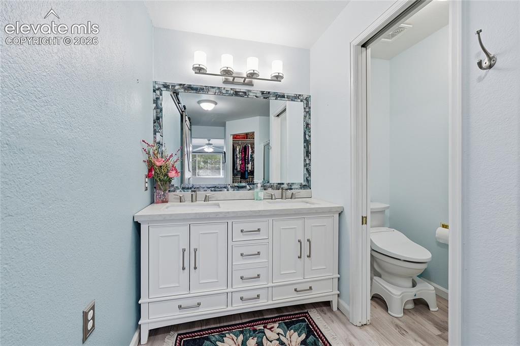 Image 15 of 29: Bathroom
