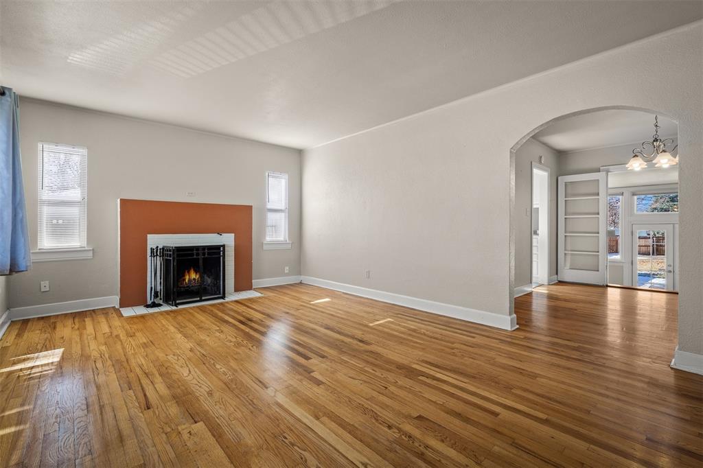 Image 3 of 45: Living Room