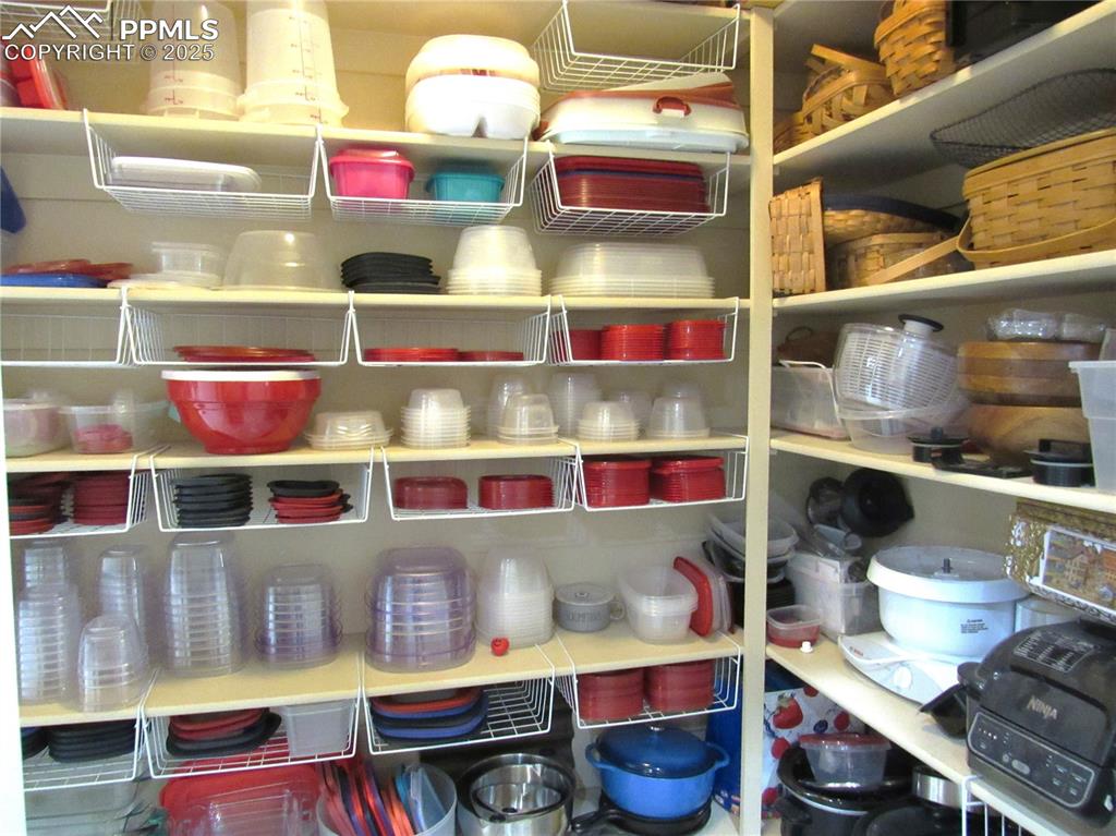 Image 34 of 45: North side pantry
