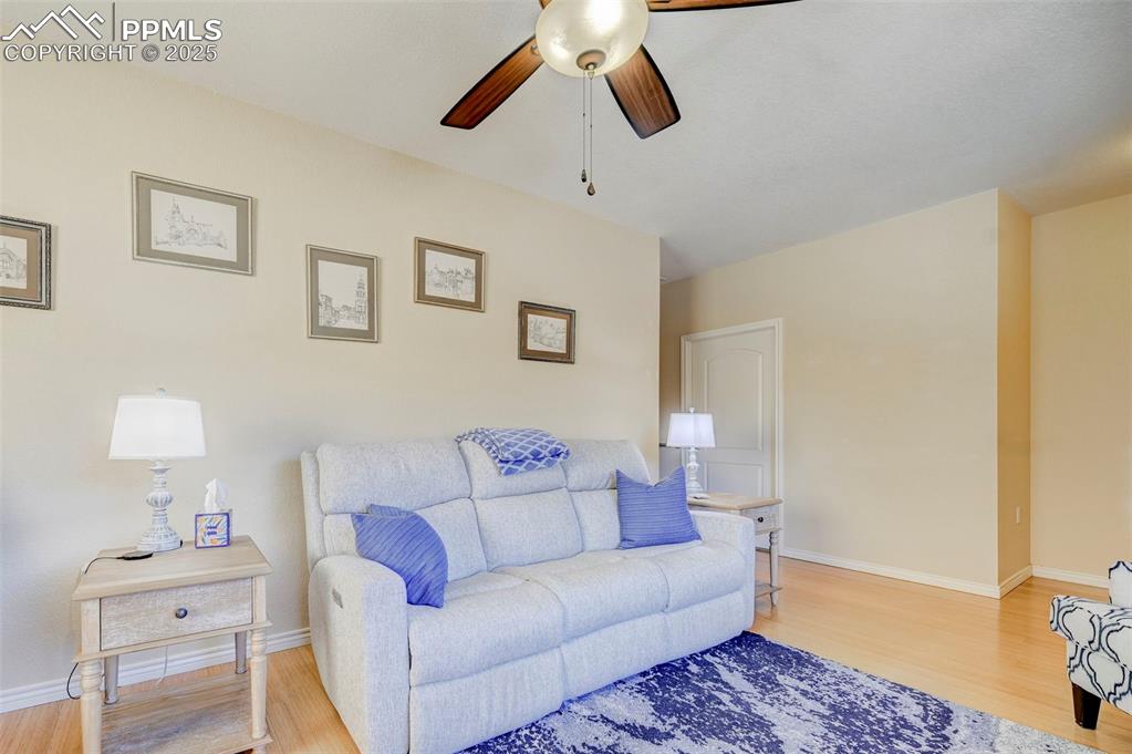 Image 5 of 45: Living room (south)