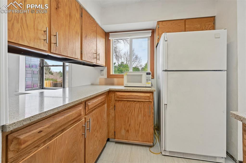 Image 11 of 45: Kitchen