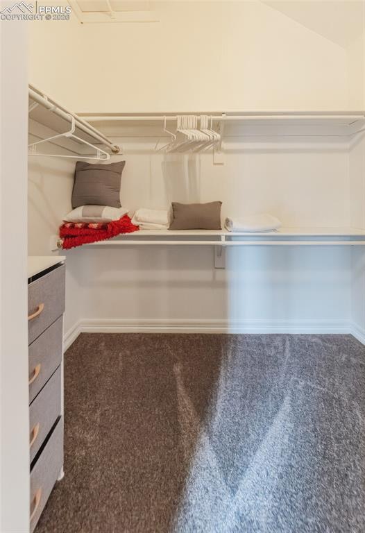 Image 25 of 50: Walk-In Closets