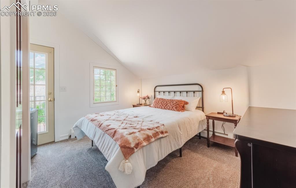 Image 34 of 50: Bedroom