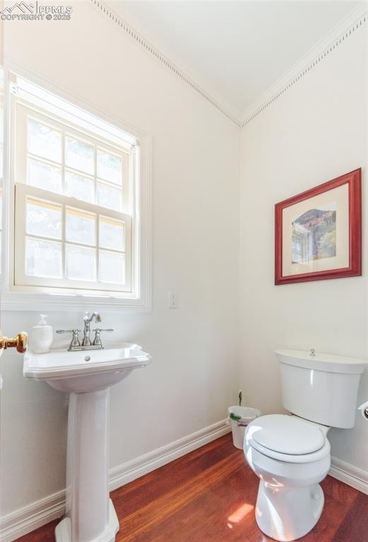 Image 7 of 50: Bathroom