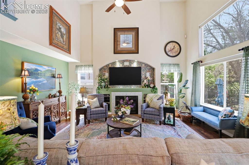 Image 11 of 38: Living Room