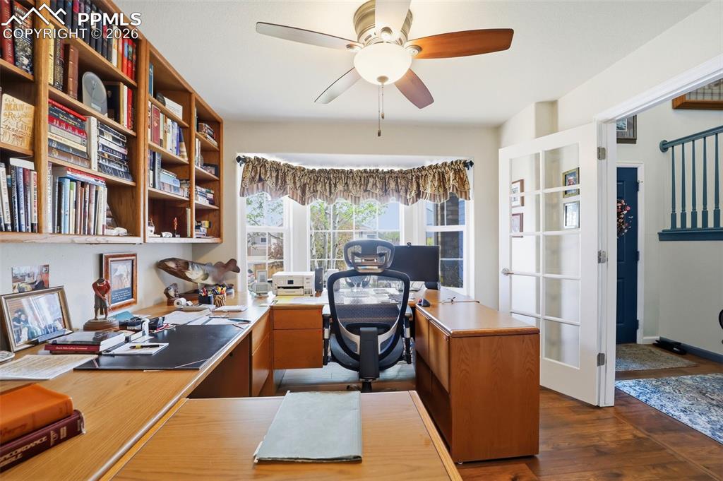 Image 4 of 38: Office