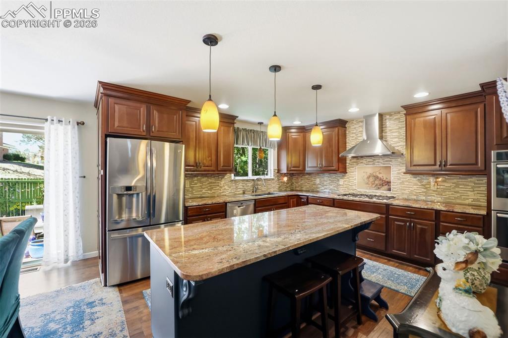 Image 5 of 38: Kitchen