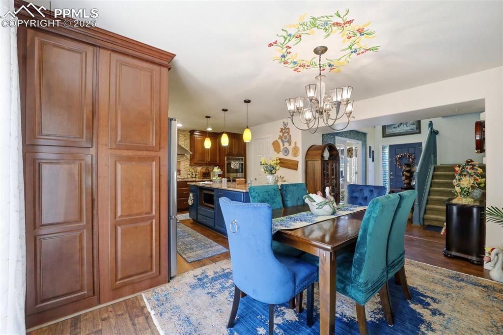 Image 8 of 38: Dining Area