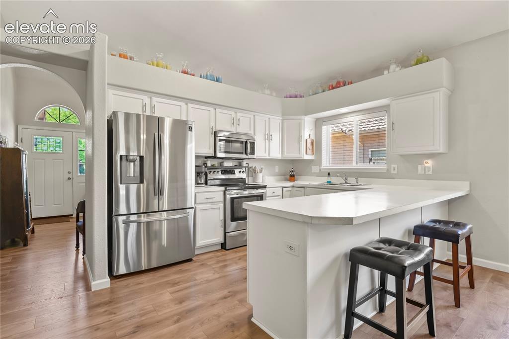 Image 10 of 34: Kitchen
