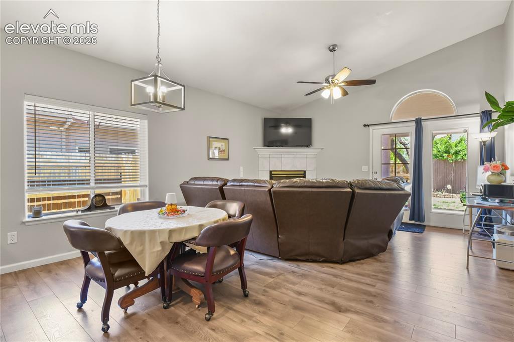 Image 13 of 34: Dining Area