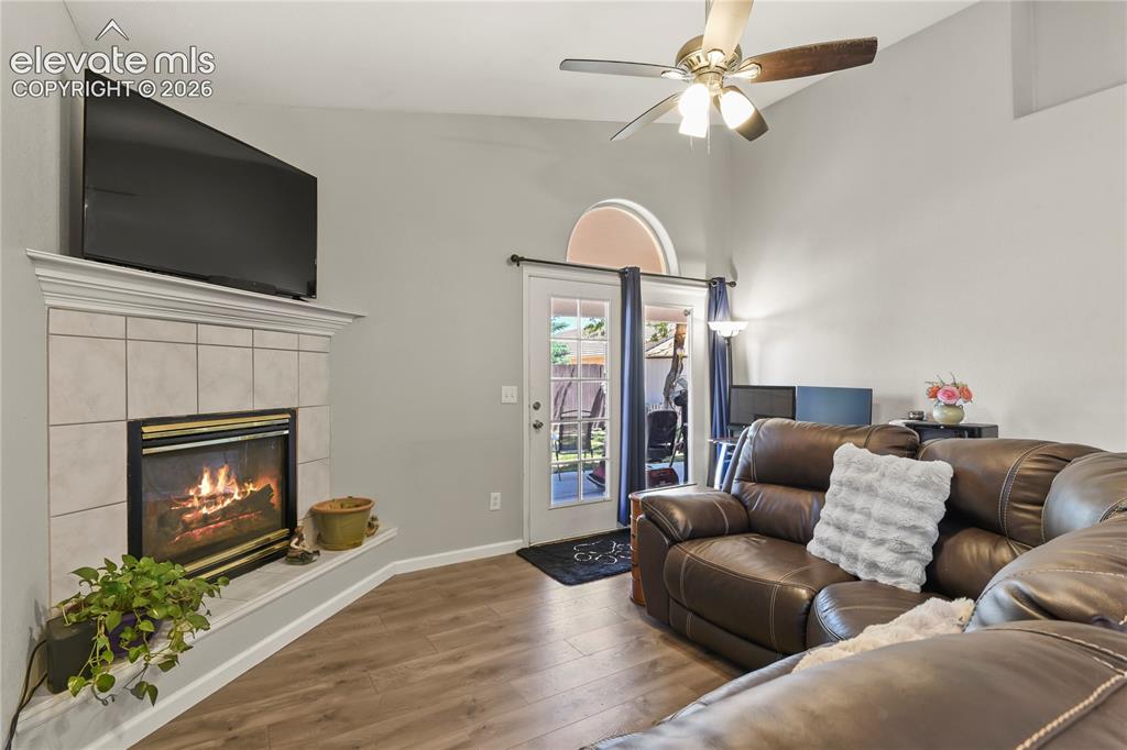 Image 19 of 34: Family Room
