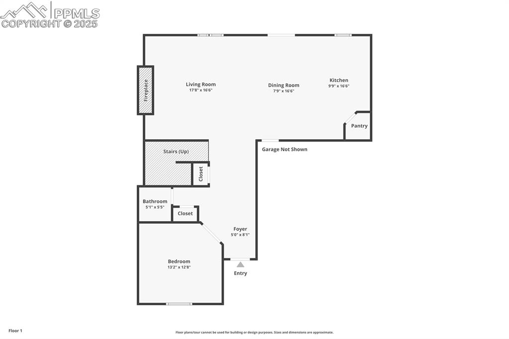 Image 37 of 39: View of room layout