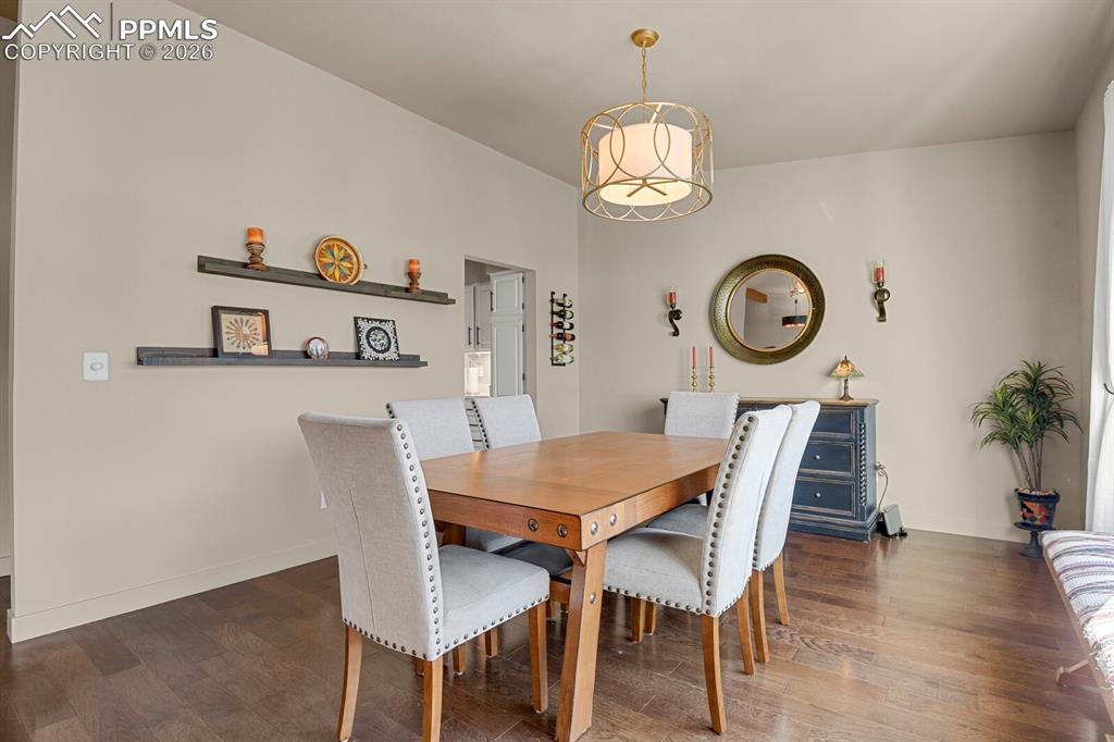 Image 12 of 39: Dining Area