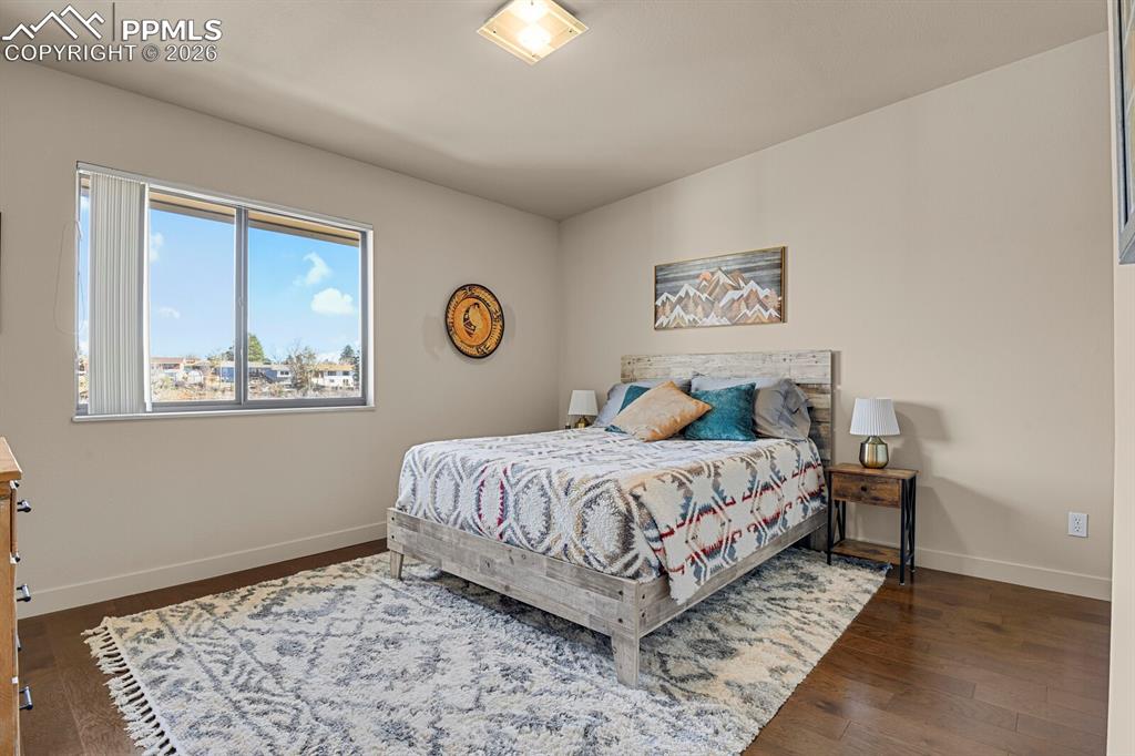 Image 25 of 39: Bedroom