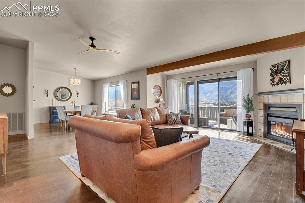 Image 4 of 39: Living Room