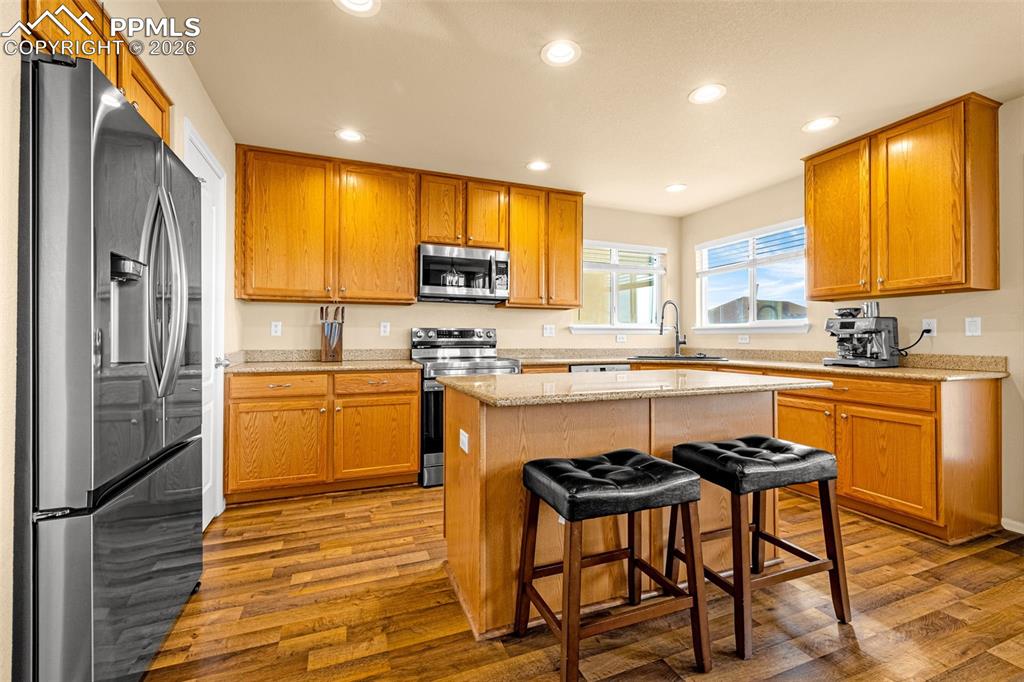 Image 13 of 48: Kitchen