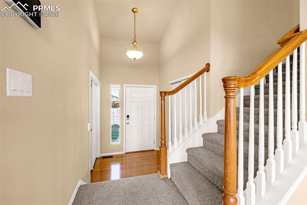 Image 34 of 48: Entry