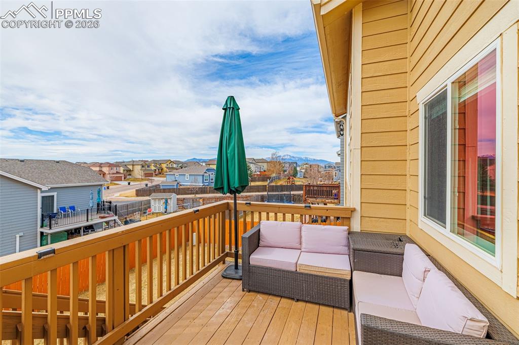 Image 36 of 48: Deck