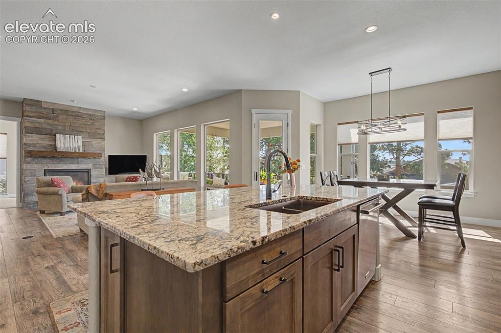 Image 12 of 41: Kitchen