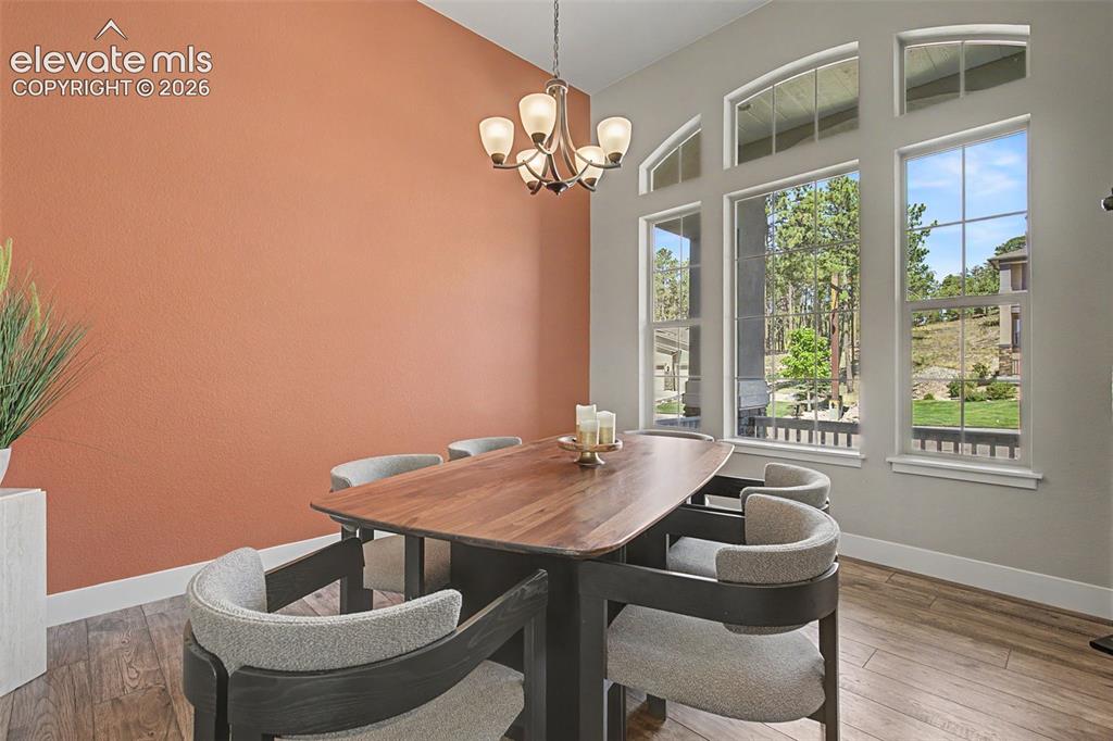 Image 18 of 41: Dining Area