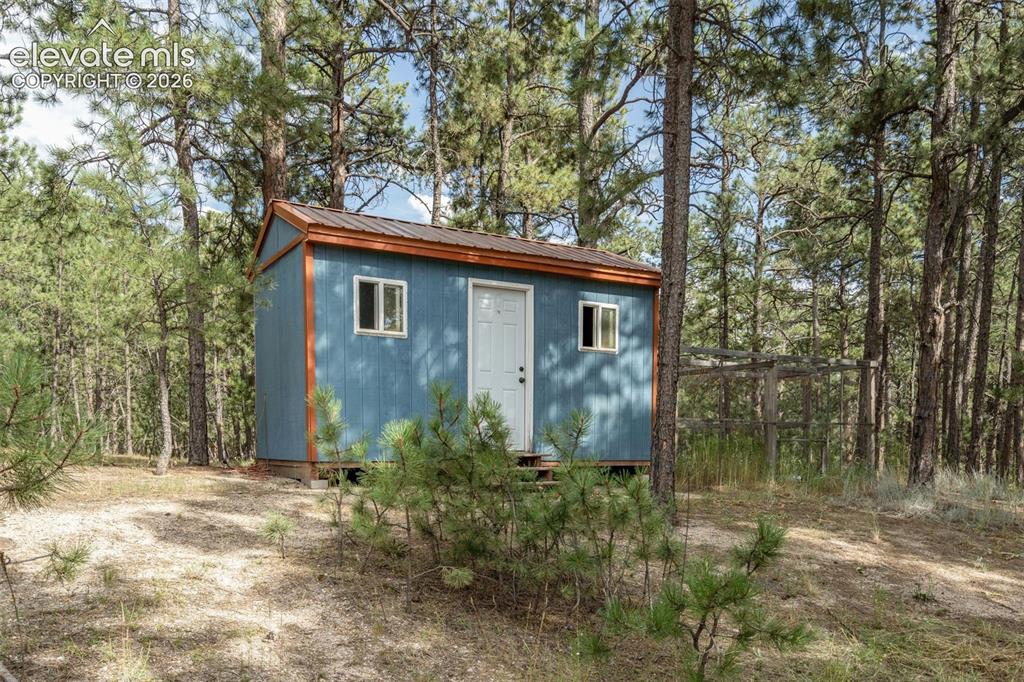 Image 41 of 43: View of outbuilding