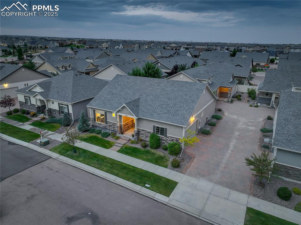 Image 31 of 31: Beautiful neighborhood

