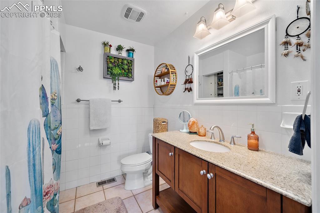 Image 17 of 45: Master Bathroom
