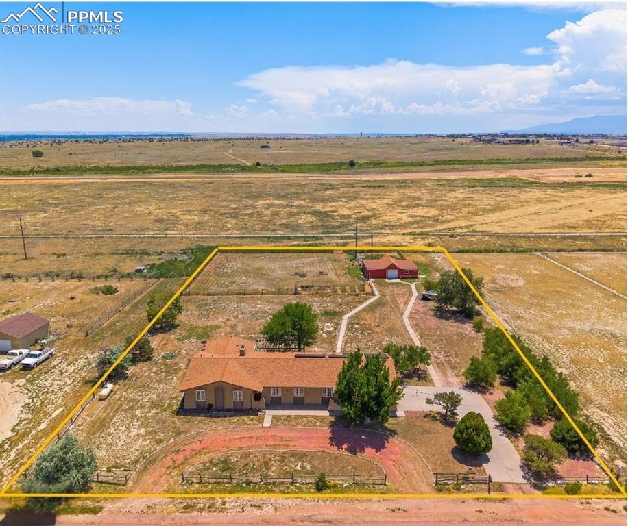 Image 40 of 45: Property Lines are Approximate and not a survey