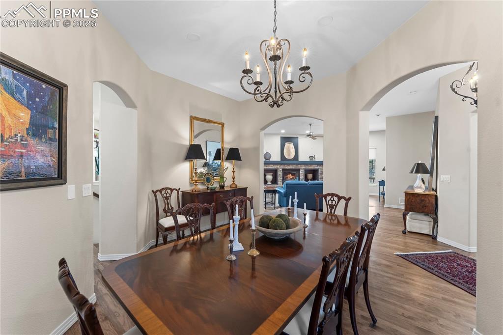 Image 12 of 48: Dining Area