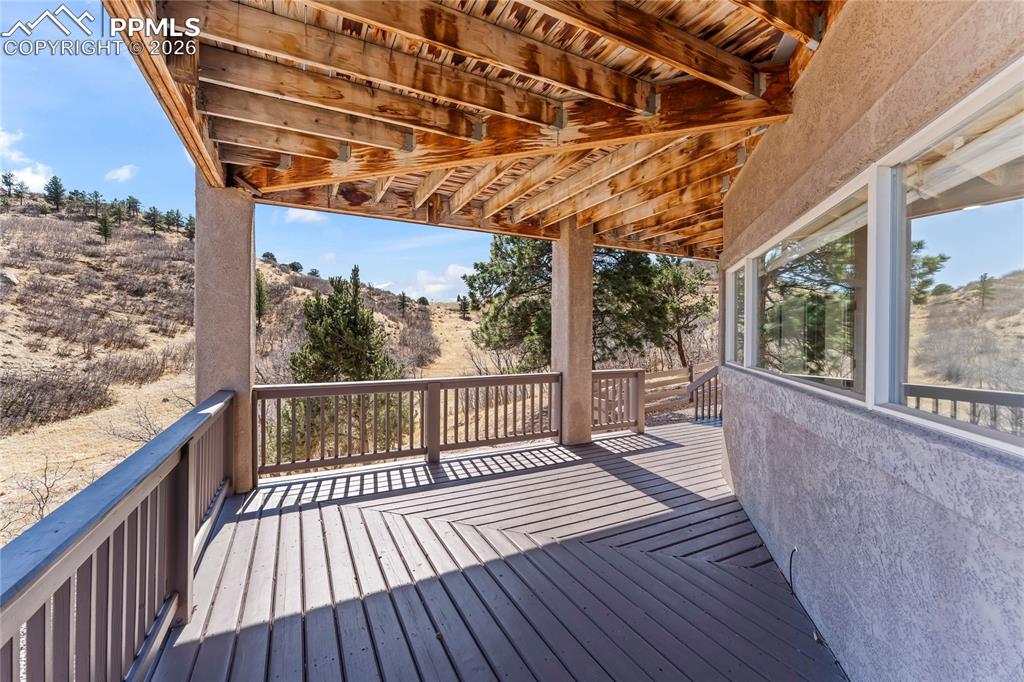 Image 47 of 48: Deck