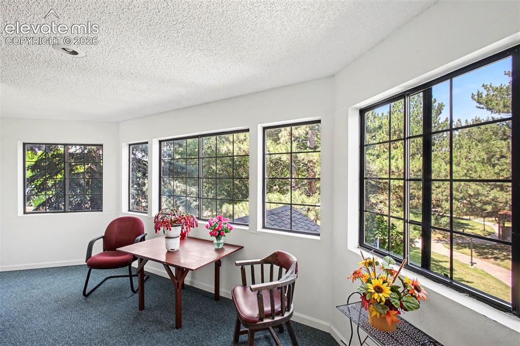Image 11 of 20: Sun Room