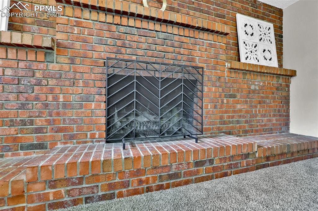 Image 36 of 50: Detailed view of carpet flooring