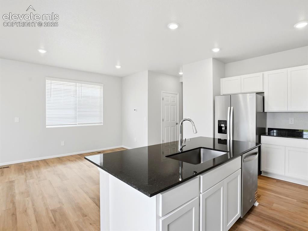 Image 10 of 31: Kitchen