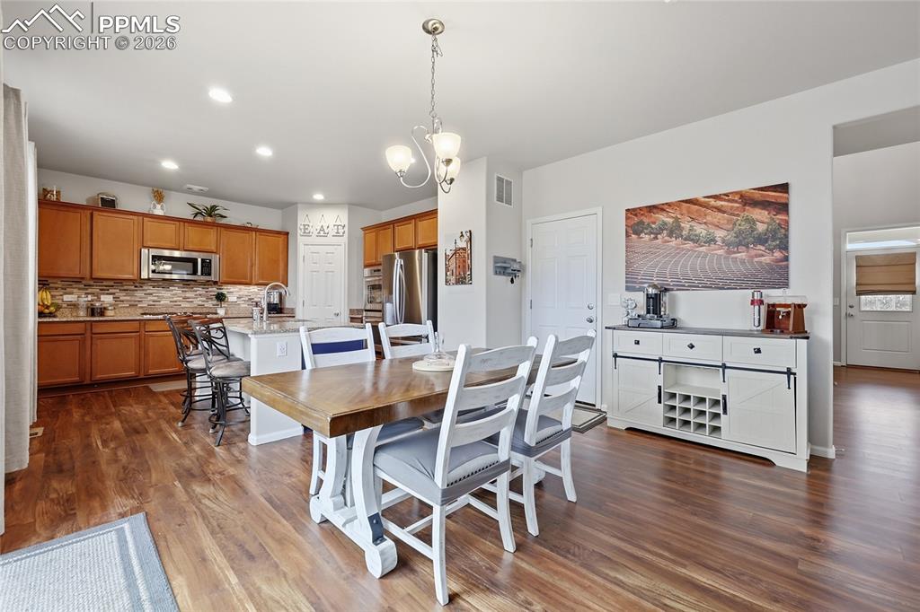 Image 12 of 47: Dining Area