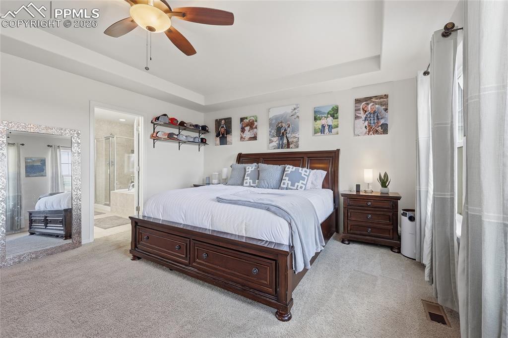 Image 21 of 47: Bedroom