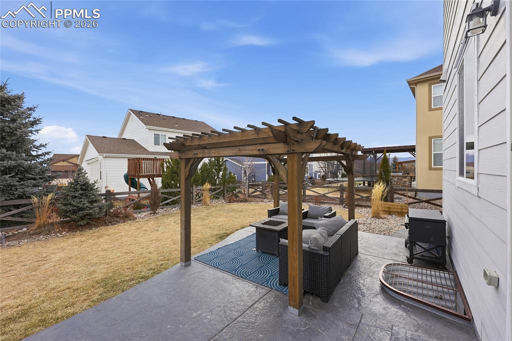 Image 33 of 47: Patio