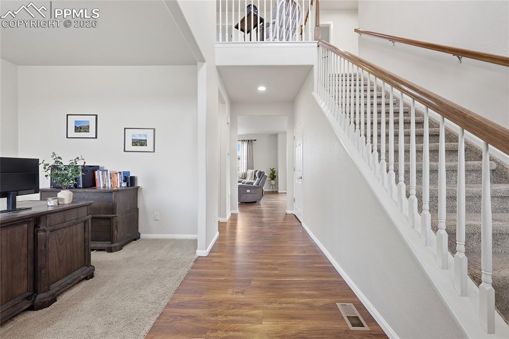 Image 5 of 47: Entry