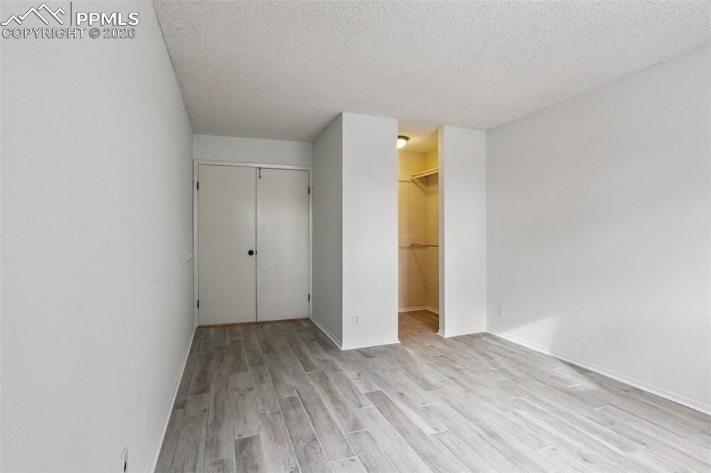 Image 13 of 27: Bedroom