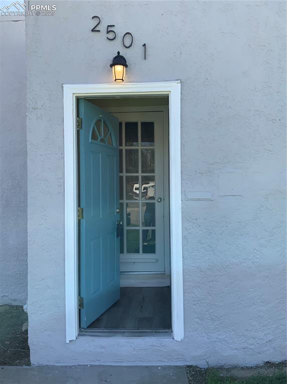 Image 5 of 39: Entry